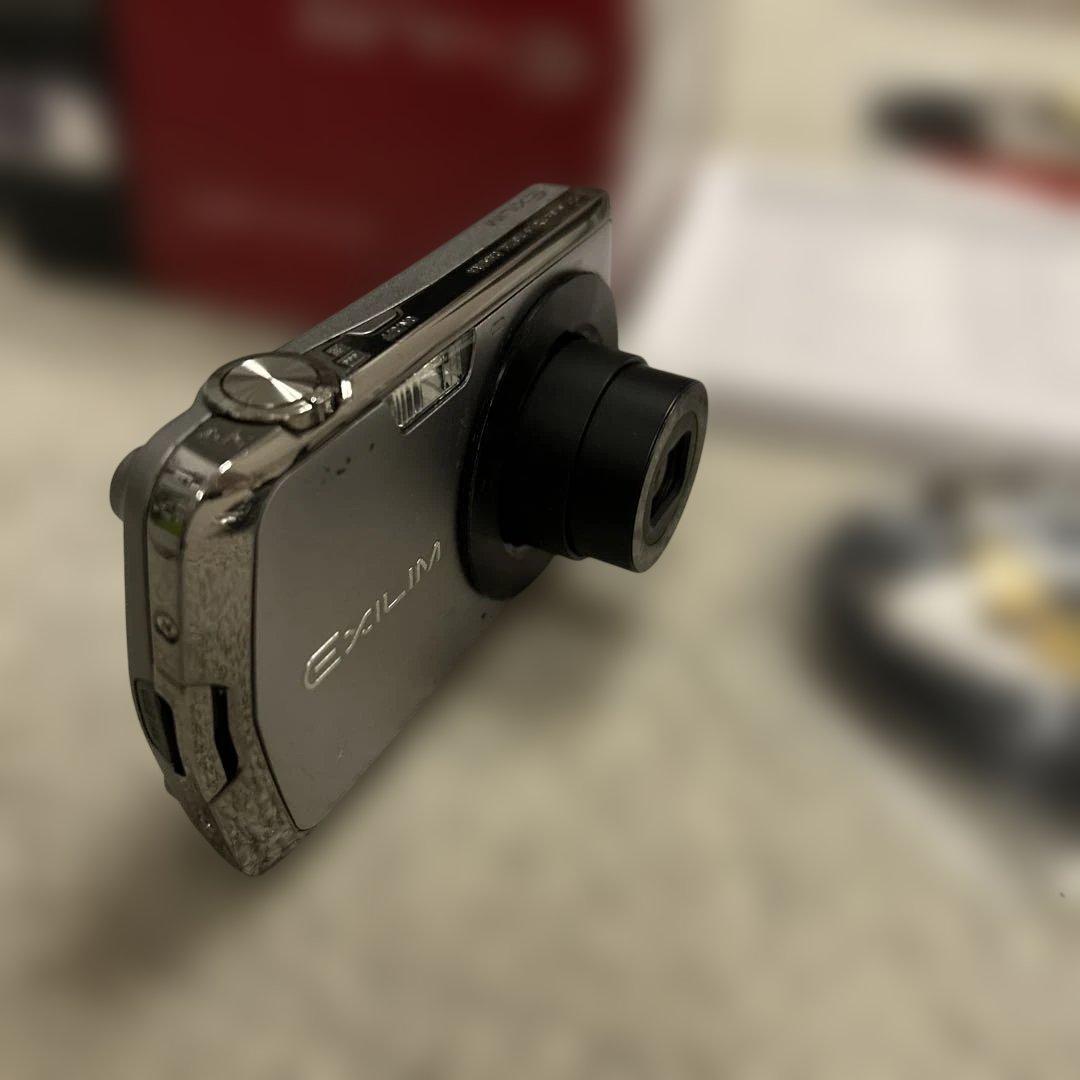 CASIO EX-Z330 コンパクトデジタルカメラ