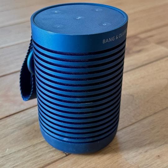【値下げ】Bang & Olufsen ポータブルスピーカー（Navy）