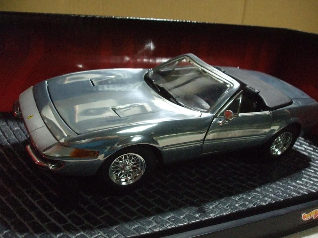 フェラーリ　３６５　ＧＴＳ／４　デイトナ　ミレニアム記念　マテル　１／１８