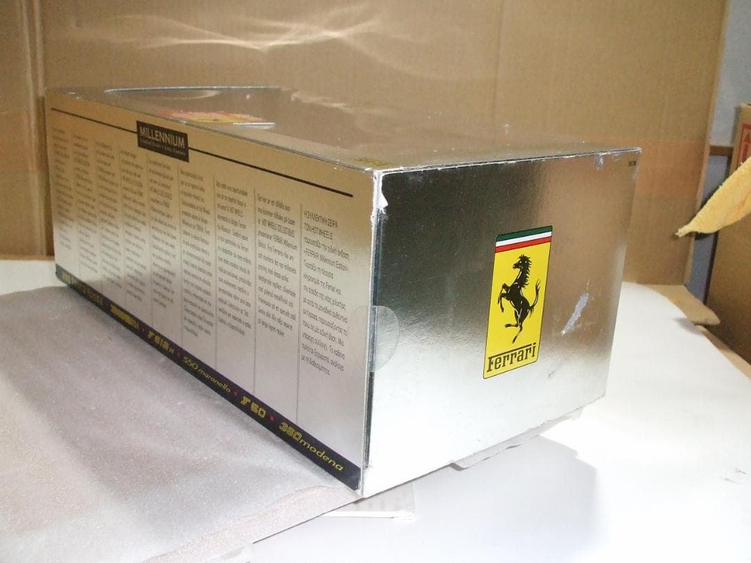フェラーリ　３６５　ＧＴＳ／４　デイトナ　ミレニアム記念　マテル　１／１８