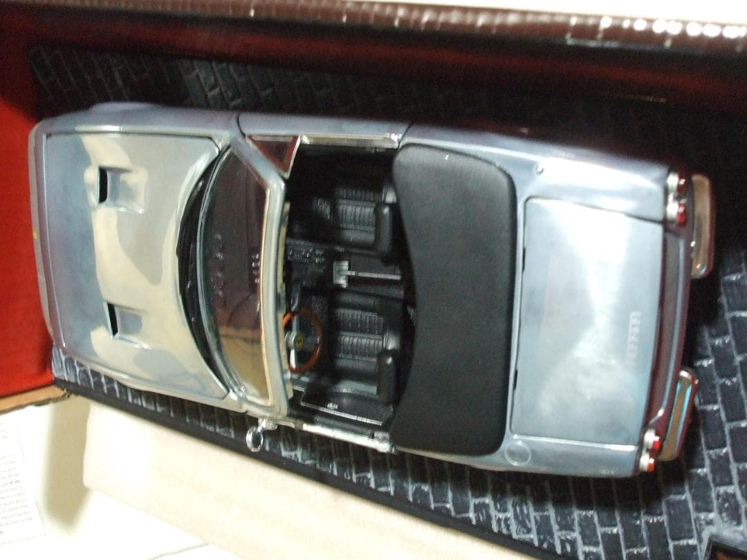 フェラーリ　３６５　ＧＴＳ／４　デイトナ　ミレニアム記念　マテル　１／１８