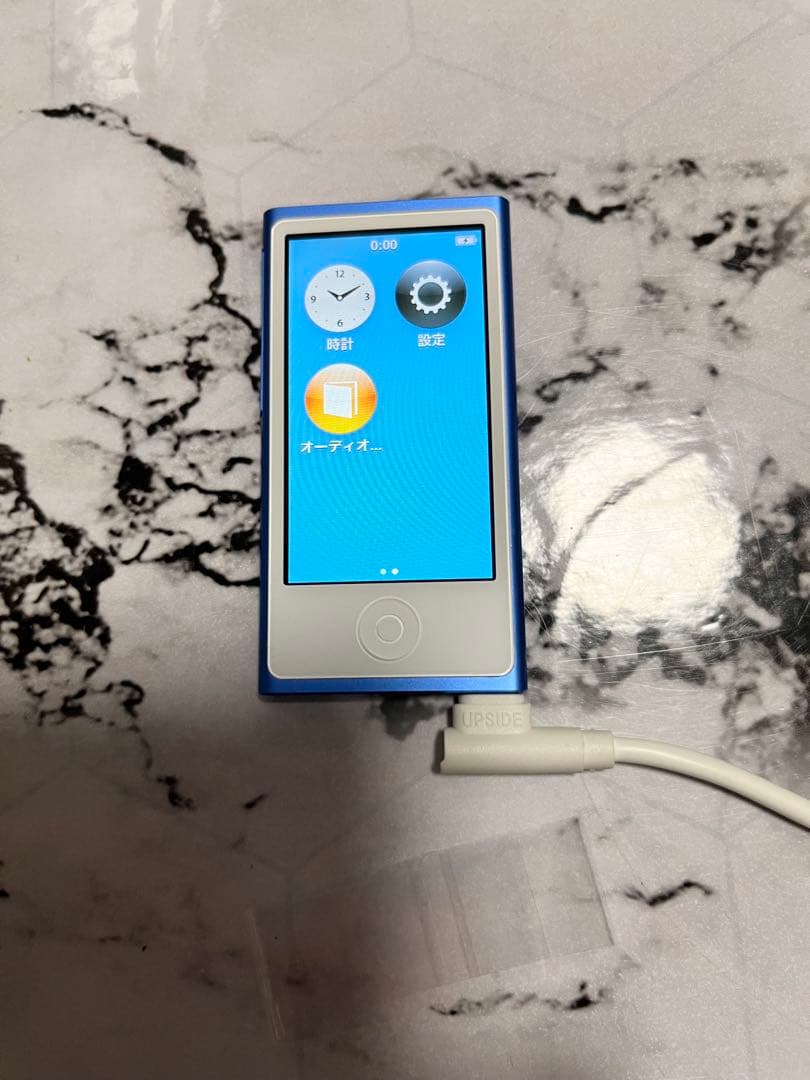週末価格！中古iPod nano 第7世代 ブルー　16GB シリコンケース付き