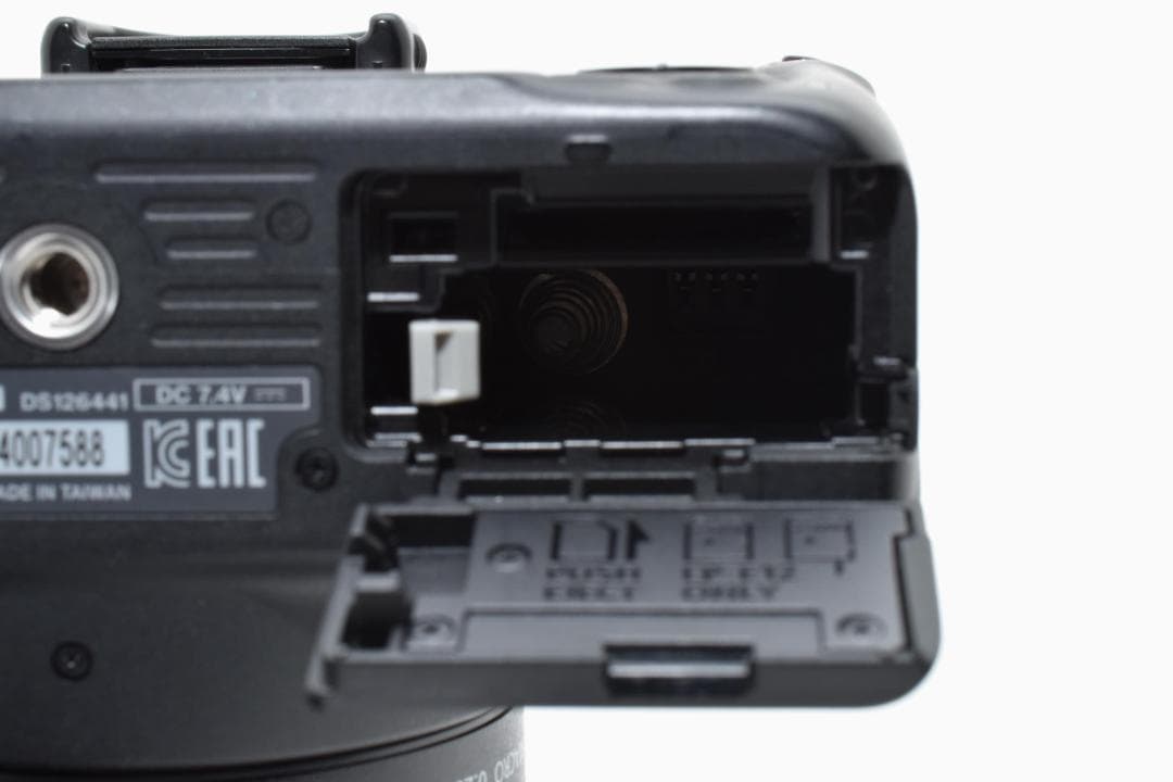 ■美品■Canon キヤノン KISS X7 レンズキット