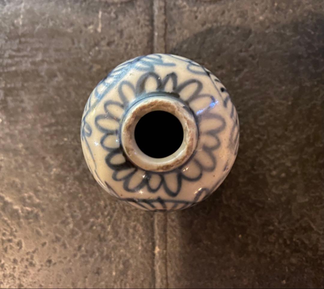 アンティーク・汕頭(スワトウ)染付孔雀文小壼・鑑賞台付・２点セット