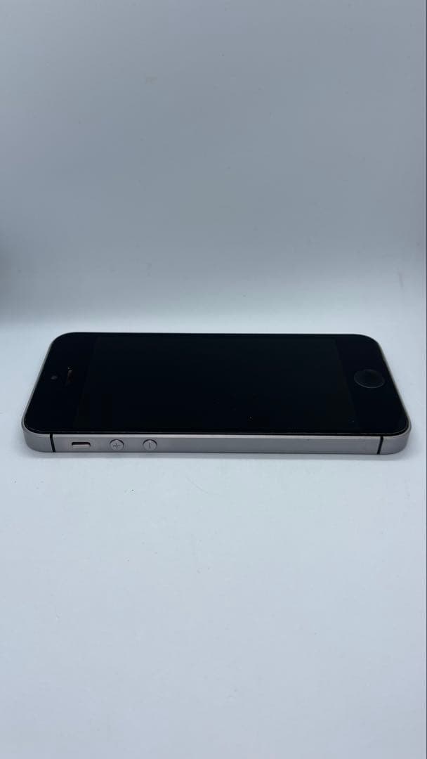 iPhone SE 64GB スペースグレー 本体