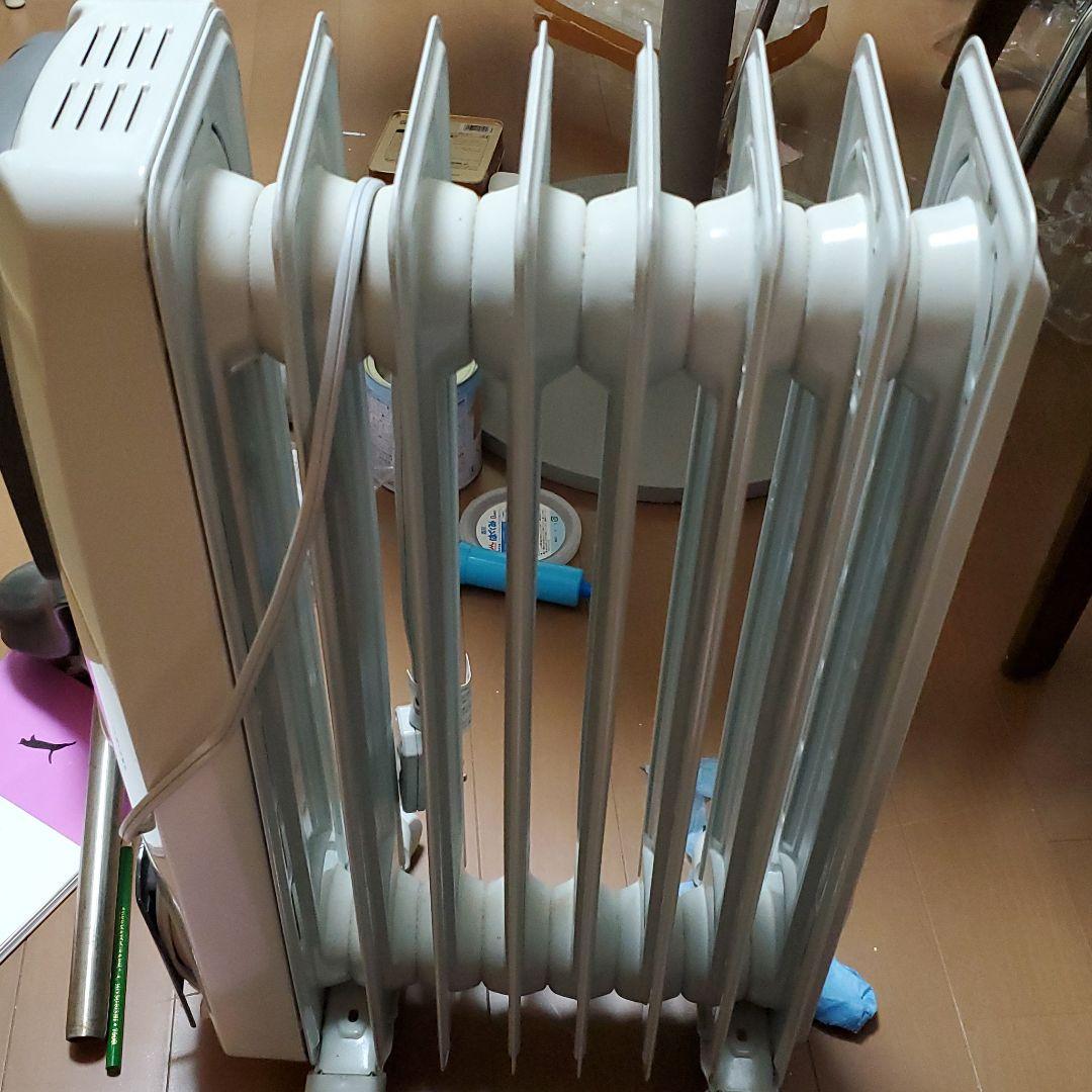 電気ヒーター DeLonghi H770812EFSN