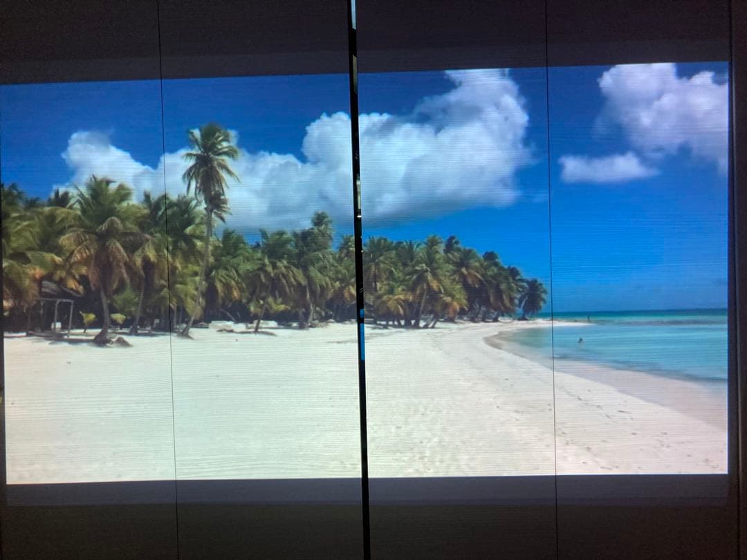 薄型軽量！EPSON EB-1776W 映像がキレイで持ち運びがらくらく