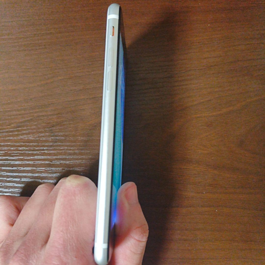 iPhone SE第二世代 64GB SIMフリー　6