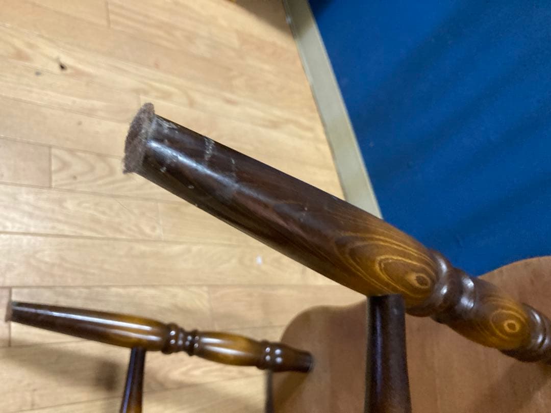 キツツキ　アンティーク調　チェア　ヴィンテージ　ダイニングチェア　アームチェア