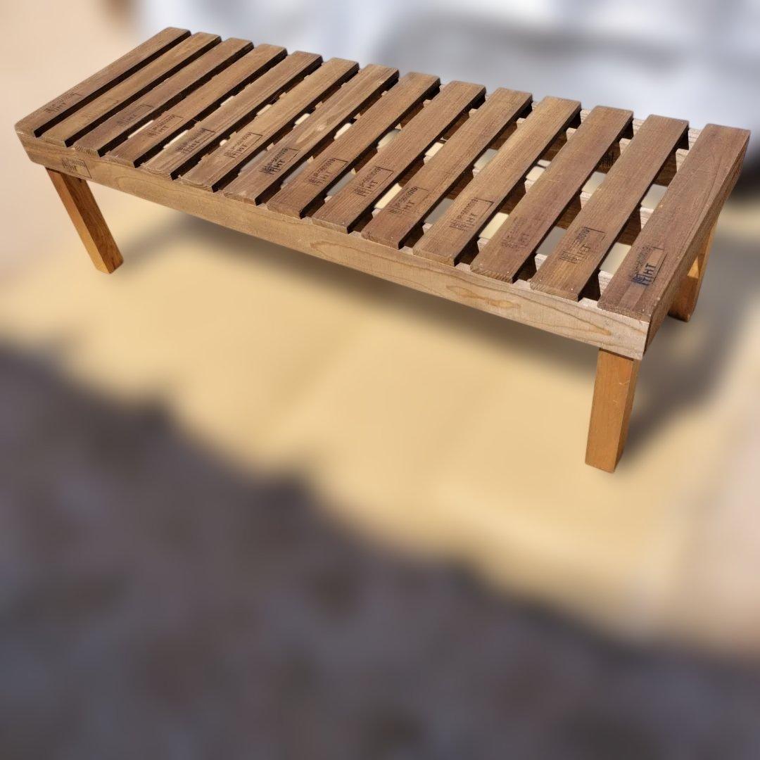 木製スラットデザインベンチ