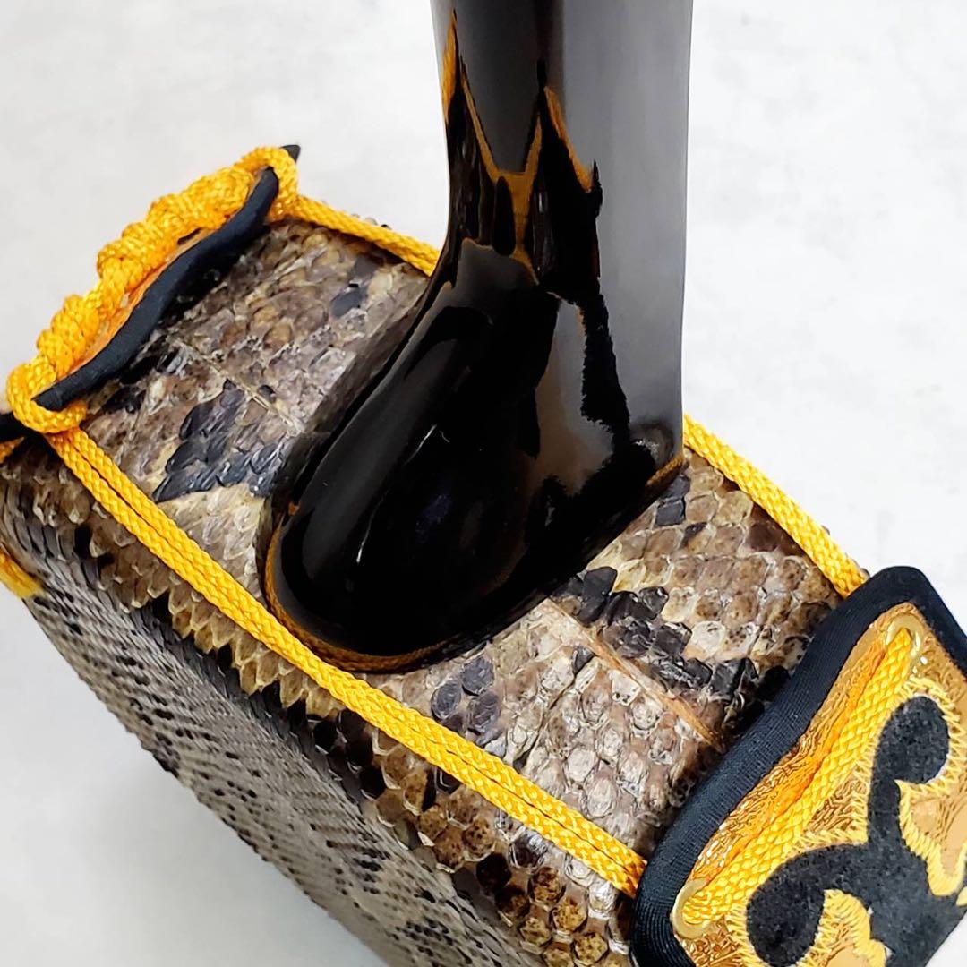 沖縄三線 本蛇皮張り 高級クロコ調ハードケース付き 付属品充実 演奏確認済