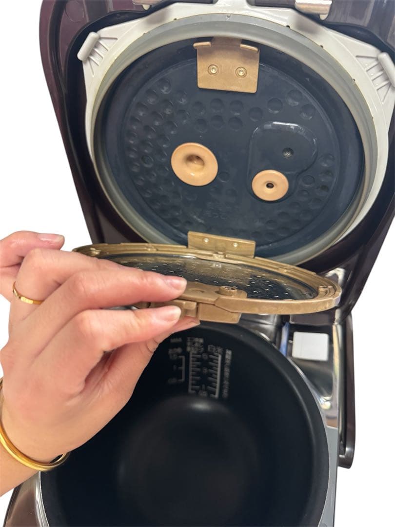 ラ*ギ様 IH炊飯器 NP-WA10 中古