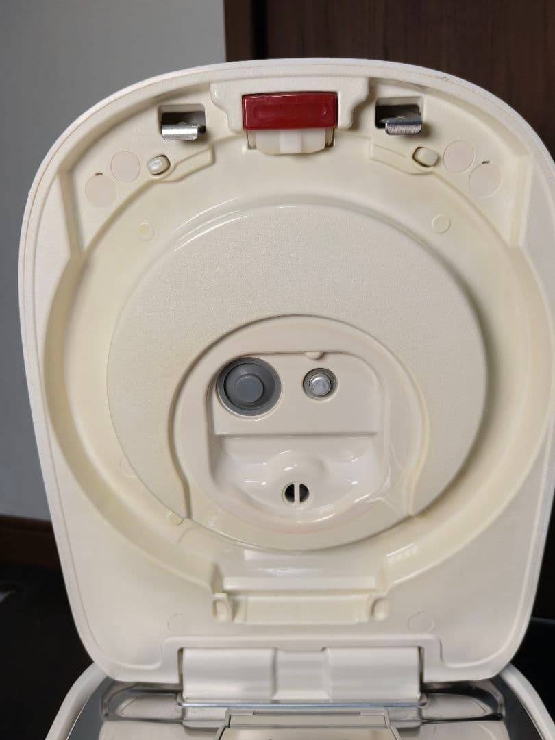 5.5合炊き　炊飯器　Panasonic SR-MPW100