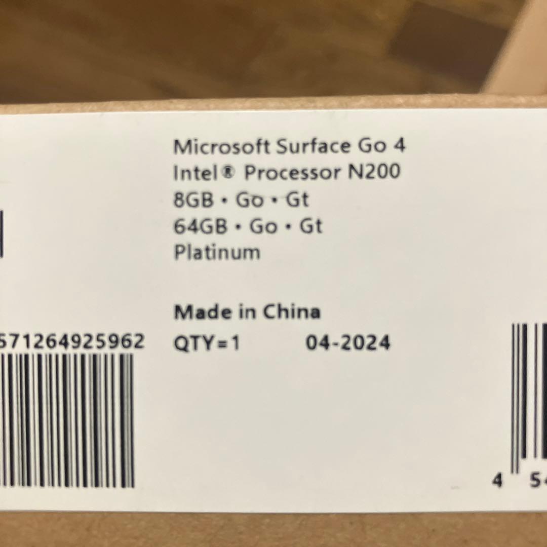 未使用Microsoft Surface Go 4 タイプカバー付き