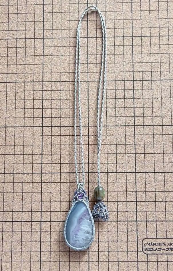 アメジストのマクラメペンダント