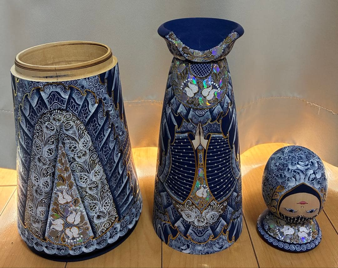 ロシア民芸品　木製のボトル入れ