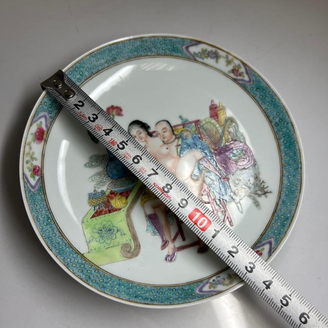 中国美術　粉彩春画皿　直径13.7㎝　東Y8-0313☆2Fタトサ