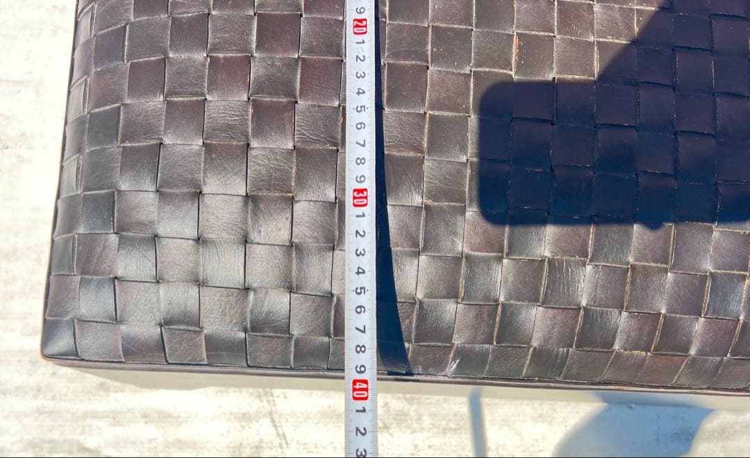 黒の編み込みデザイン収納ボックス茶色の編み込みレザーの収納ベンチまたはオットマン