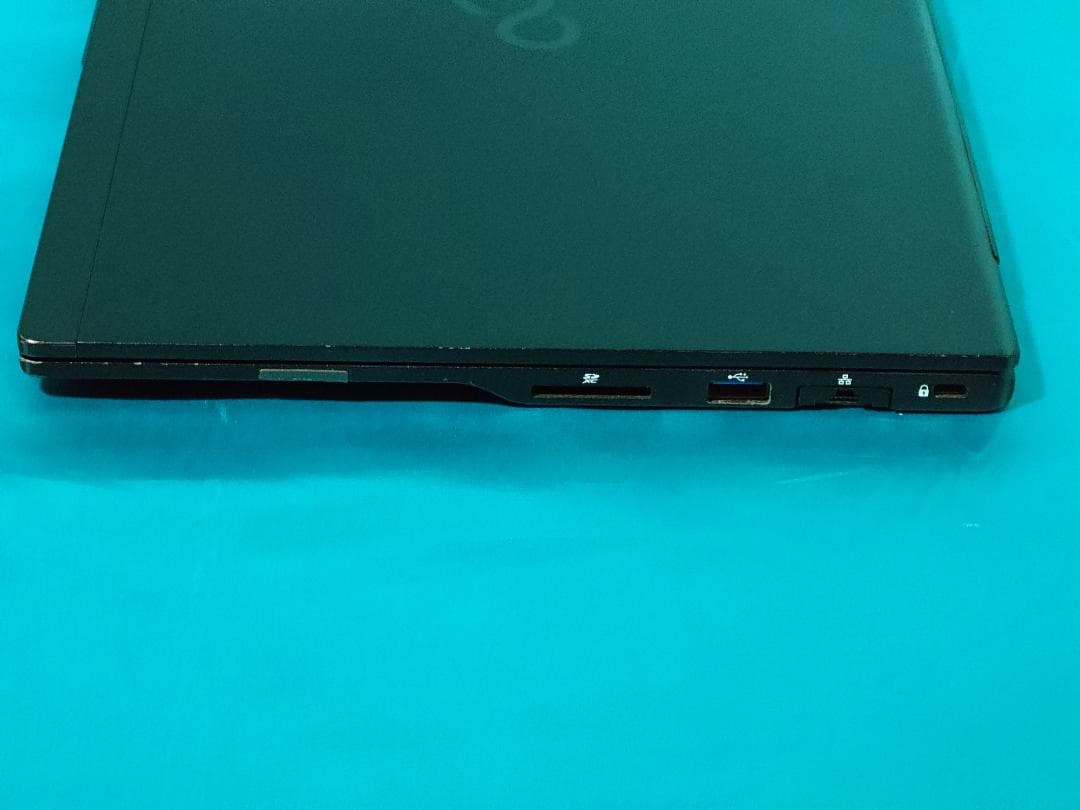 LIFEBOOK U939/A core i7-8665U フルHD メモリ8G