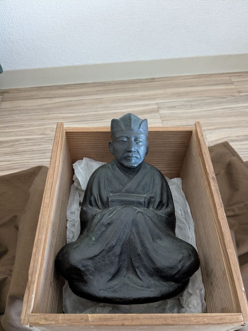 寿政作銅製人物坐像、共箱付き、時代物貴重