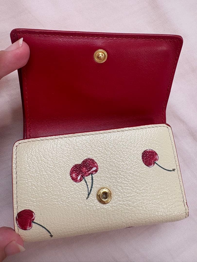 miumiu マドラスチェリー　ウォレット　三つ折り財布　さくらんぼ チェリー
