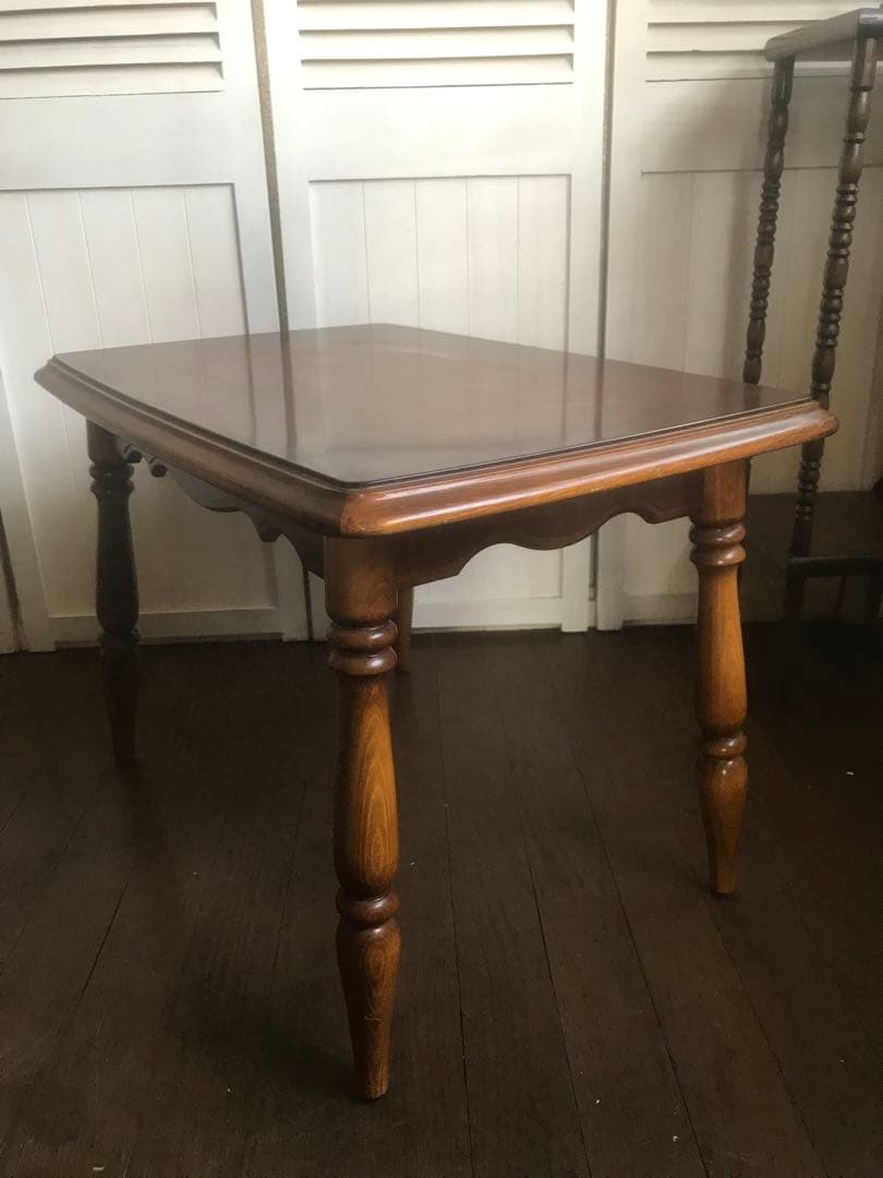 カリモク コロニアル　リビングテーブル