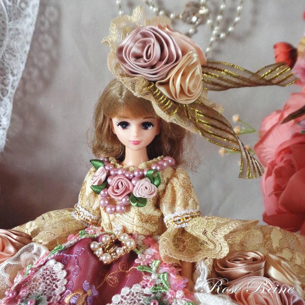 ローゼンレーヌ王妃 ラグシュアリーハニーゴールドフリルドレス