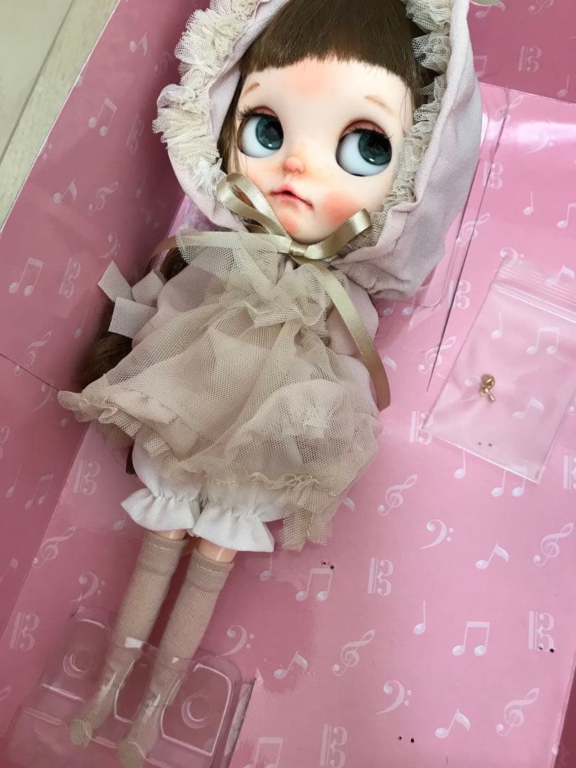 ★未使用　カスタムブライス　とても可愛い子　素敵なお洋服