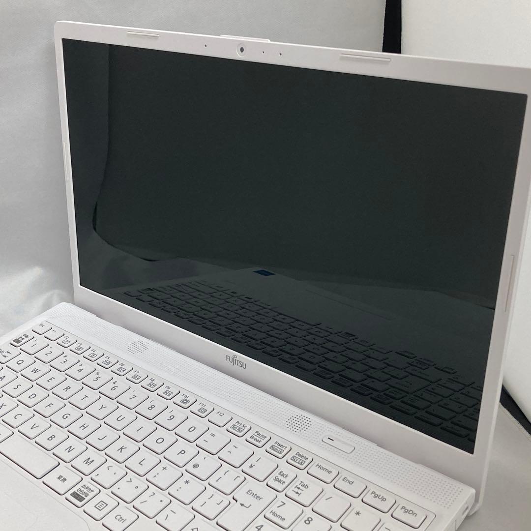 ノートPC FMV3515H1W FUJITSU