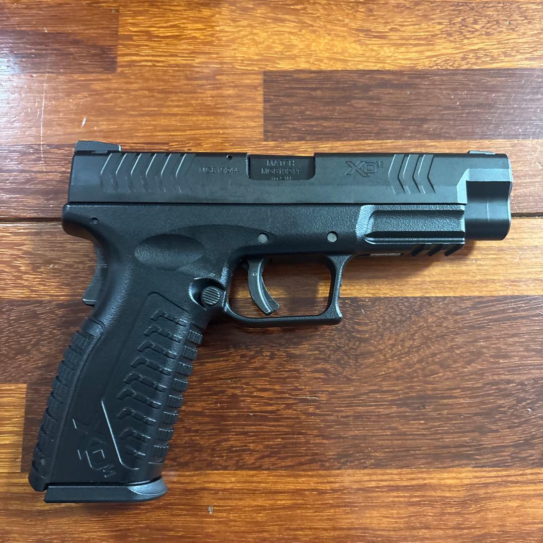 東京マルイ　XDM40 ガスガン　予備マガジン付き