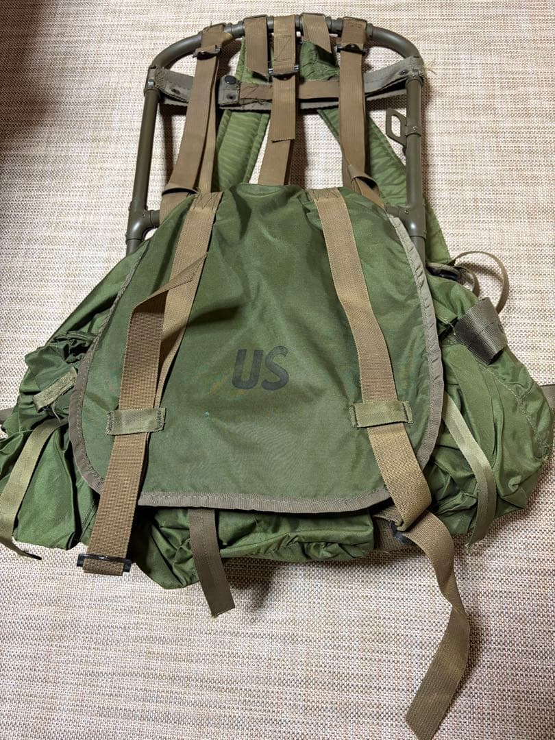 US マーク付きオリーブドラブバックパック