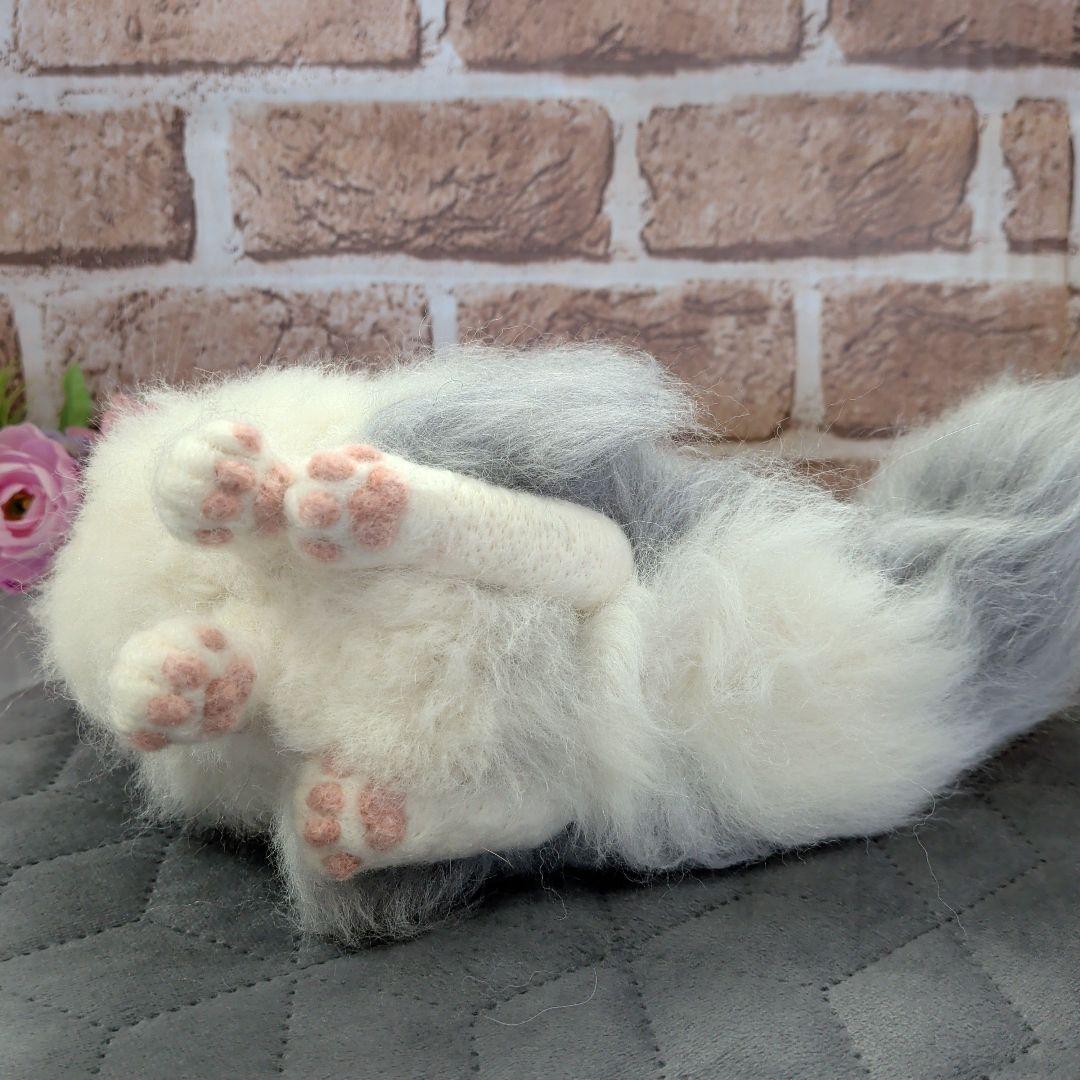 羊毛フェルトハンドメイド 長毛猫のぬいぐるみ