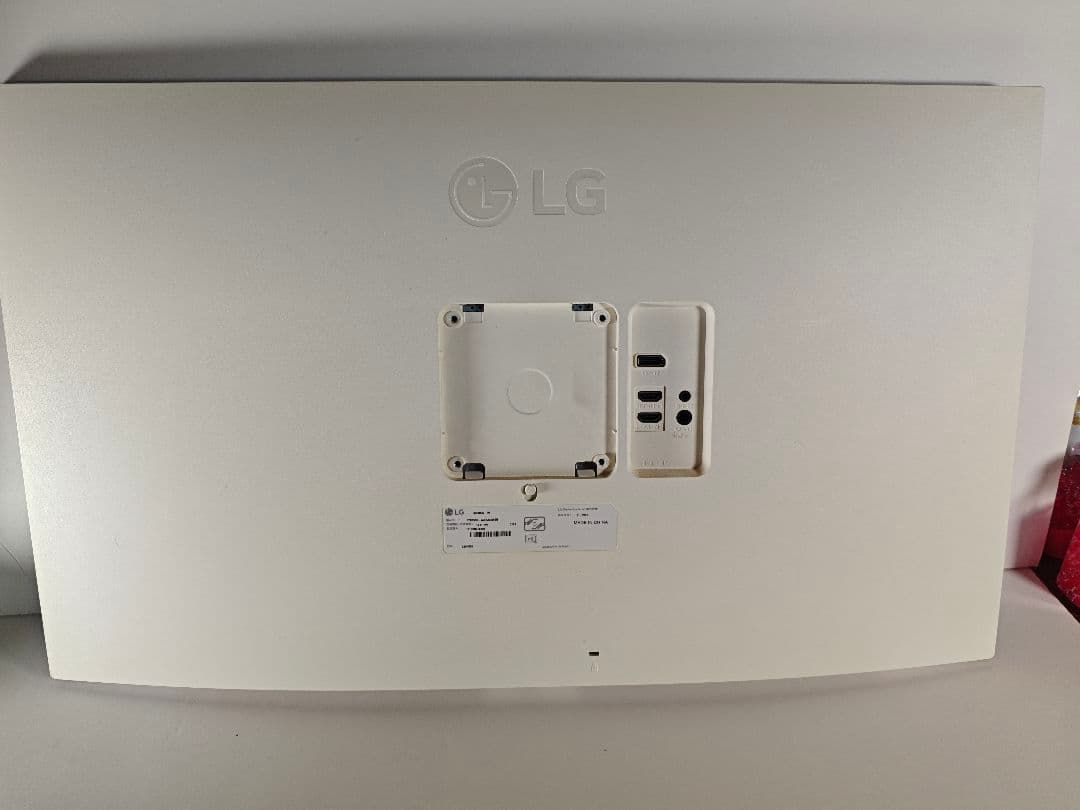 34インチ4Kモニター　VAパネル　LG 32UN550-W 　ジャンク品