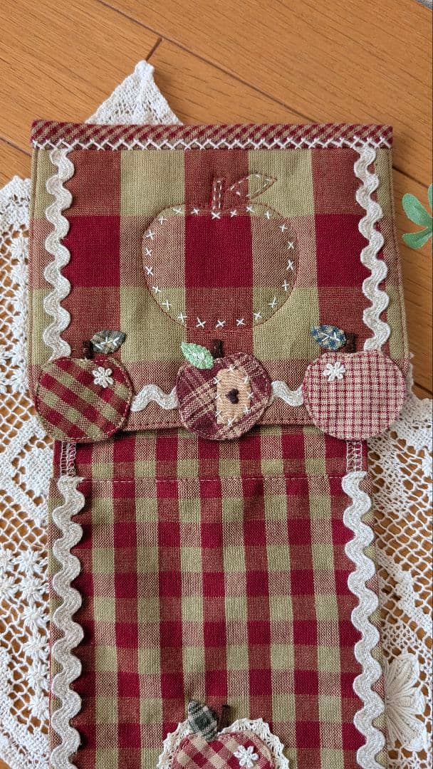 ハンドメイド ⁺.トイレマットとペーパーホルダーセット❤赤❤