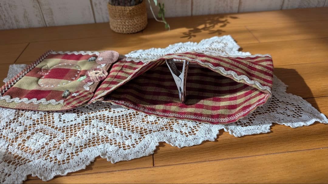 ハンドメイド ⁺.トイレマットとペーパーホルダーセット❤赤❤