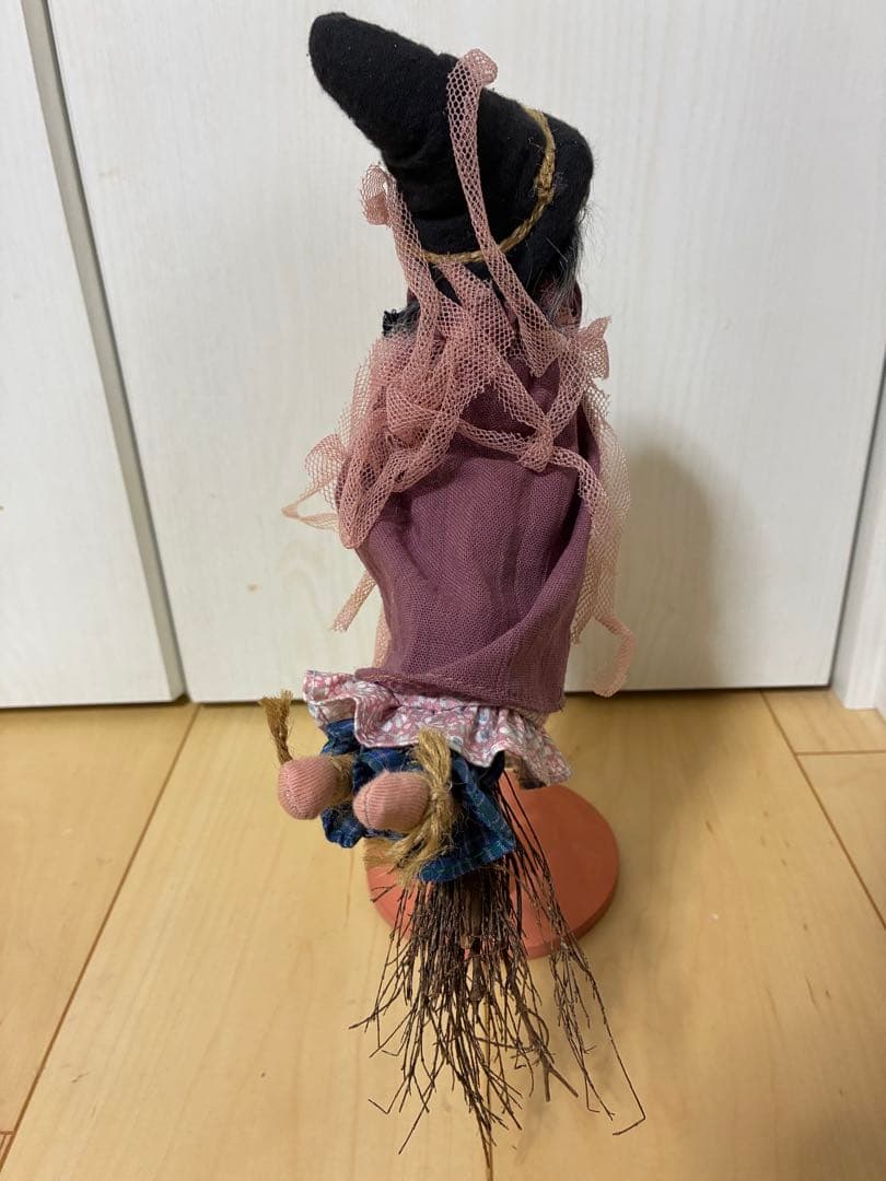 魔女人形の置物