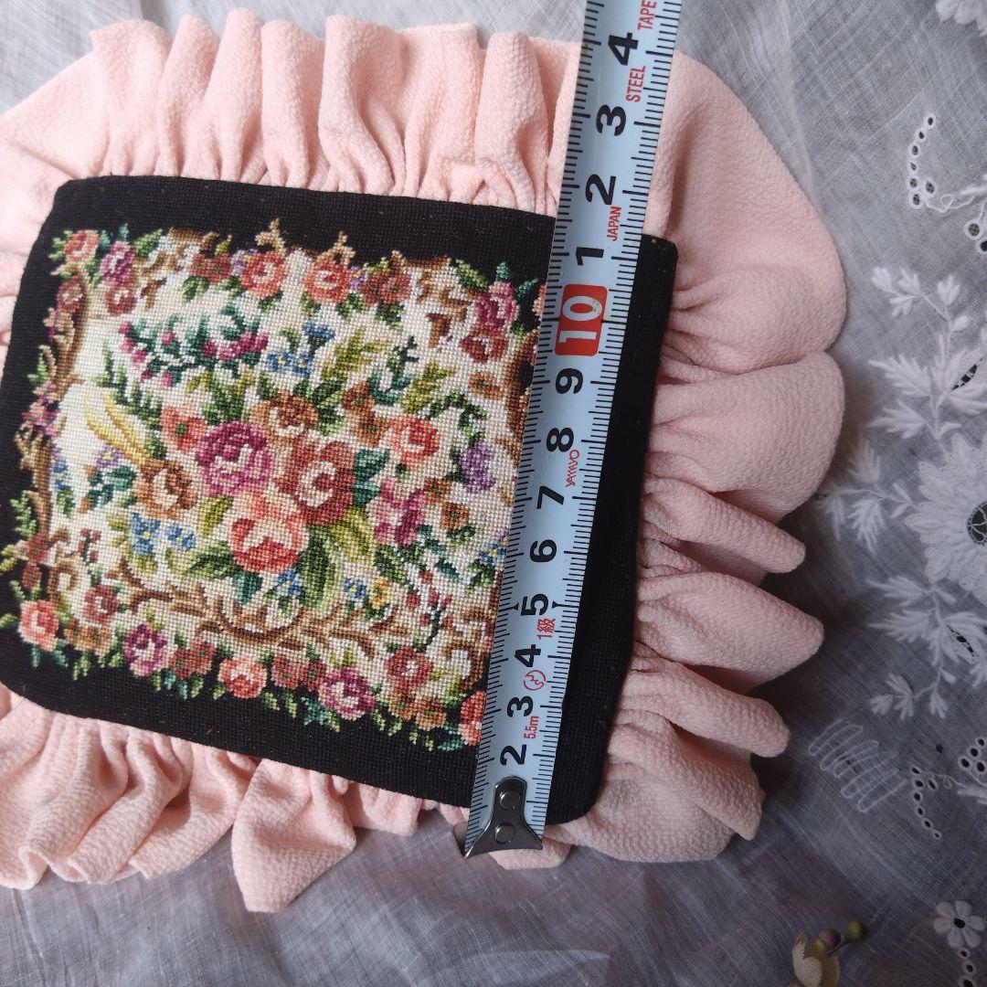 プチポワンフラワー刺繍のドール、アクセサリーフリルクッション