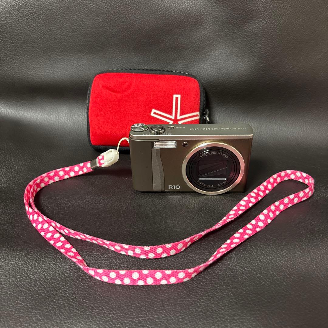 デジタルカメラ　RICOH R10