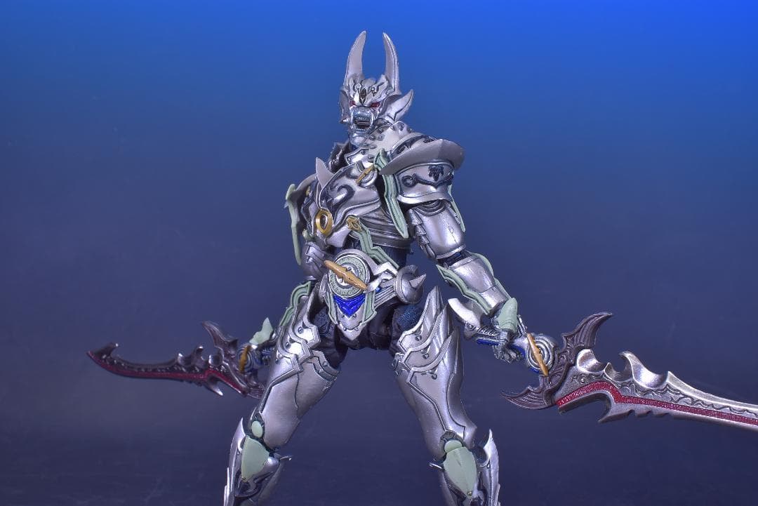 改造品 イクイップ&プロップ　銀牙騎士ゼロ&魔導具シルヴァ 　限定パッケージ版