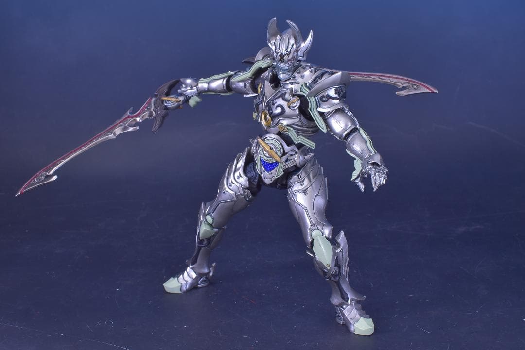 改造品 イクイップ&プロップ　銀牙騎士ゼロ&魔導具シルヴァ 　限定パッケージ版