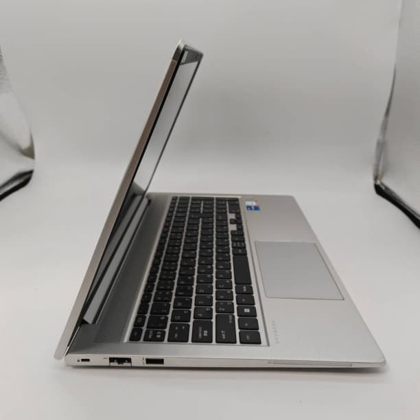 第11世代 i7 バッテリー◎ フルHD 15 HP SSD256GB オフィス