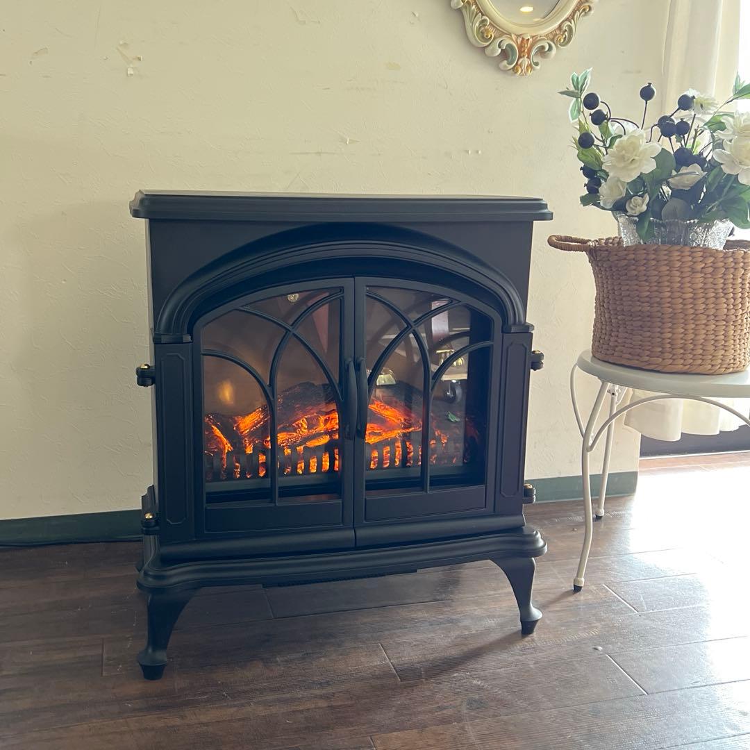 k849 暖炉のように可愛らしい電気ストーブ レトロな雰囲気が素敵 2017年製