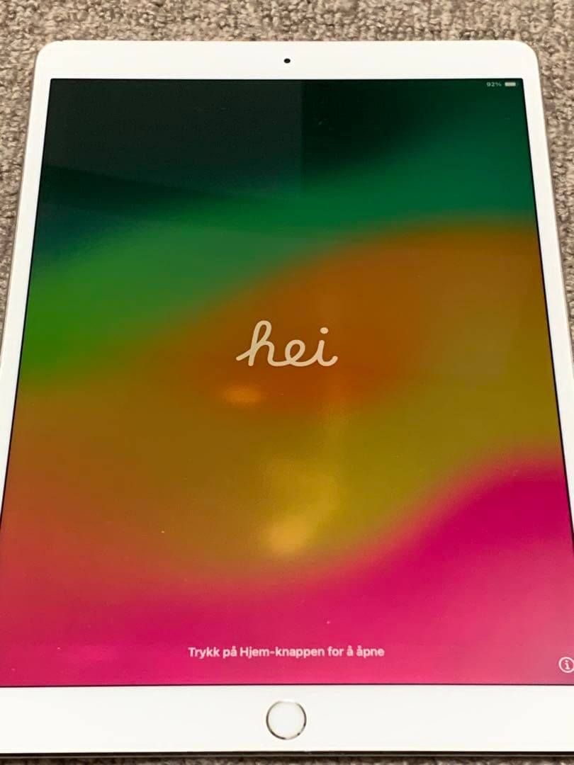 は*ん様 iPad Pro10.5 64GB　ロジクールキーボードカバー付き
