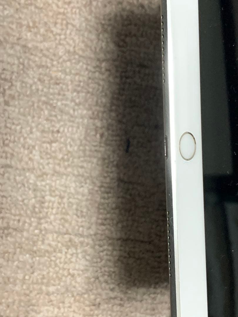 は*ん様 iPad Pro10.5 64GB　ロジクールキーボードカバー付き