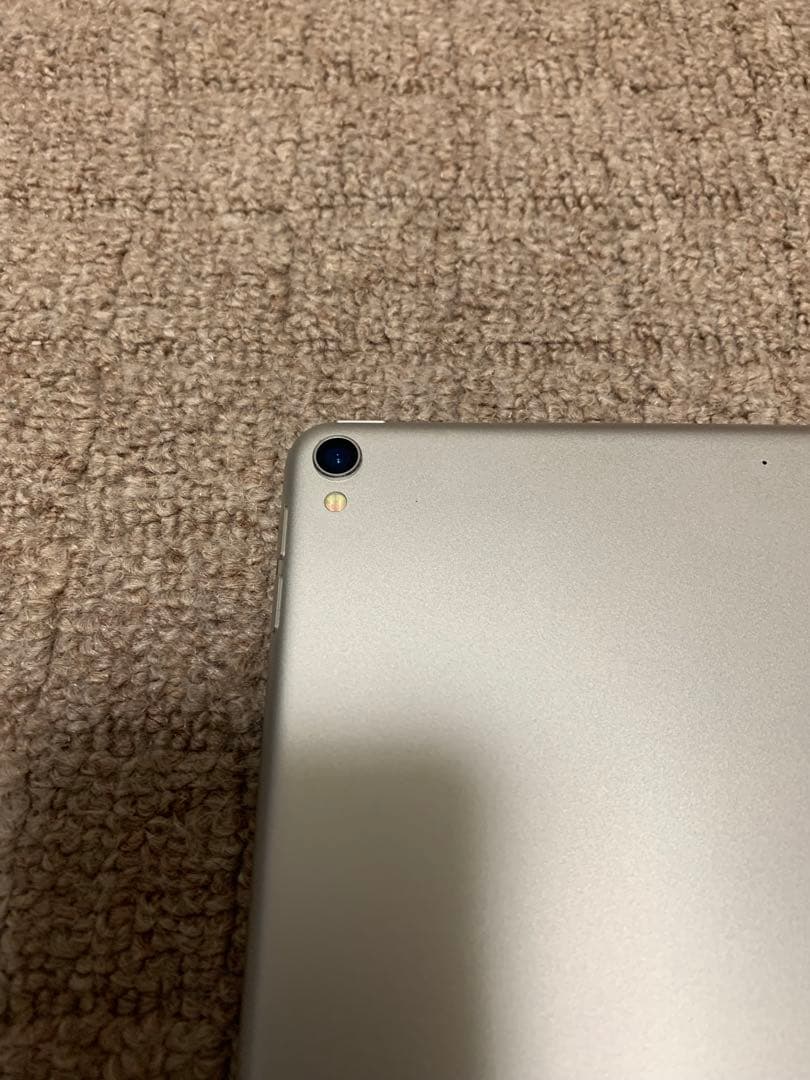 は*ん様 iPad Pro10.5 64GB　ロジクールキーボードカバー付き