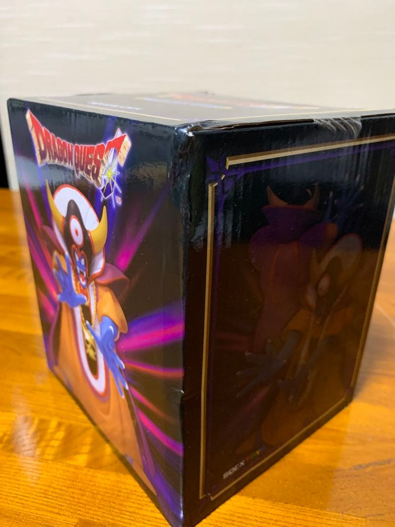 ドラゴンクエスト　ゾーマフィギュア３体　雑貨４個 計7個セット