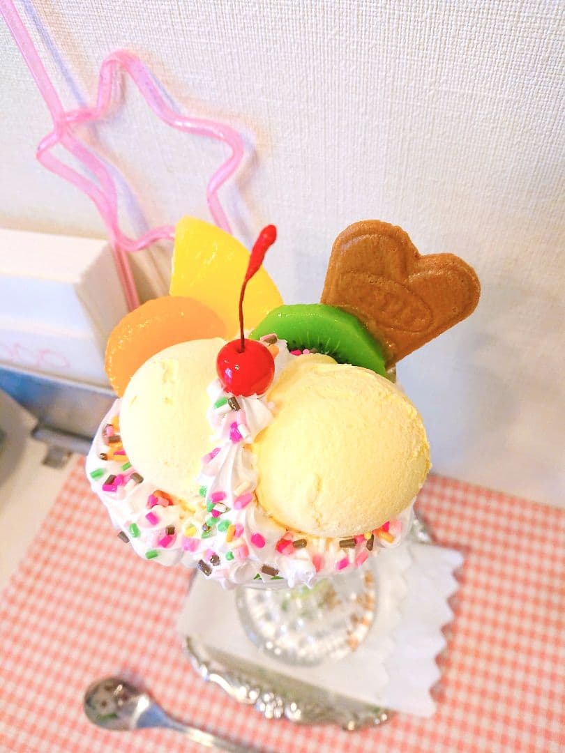 昭和レトロ 純喫茶の大きいクリームソーダパフェ 食品サンプルフェイクスイーツ
