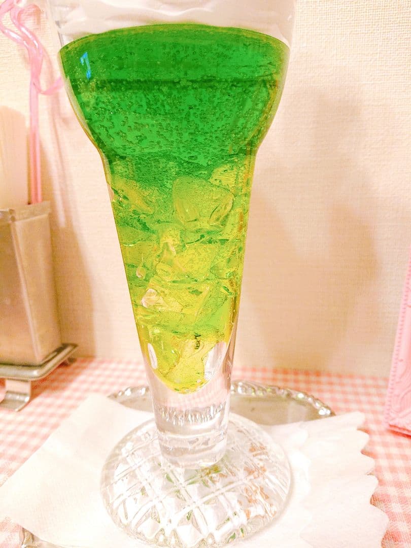 昭和レトロ 純喫茶の大きいクリームソーダパフェ 食品サンプルフェイクスイーツ