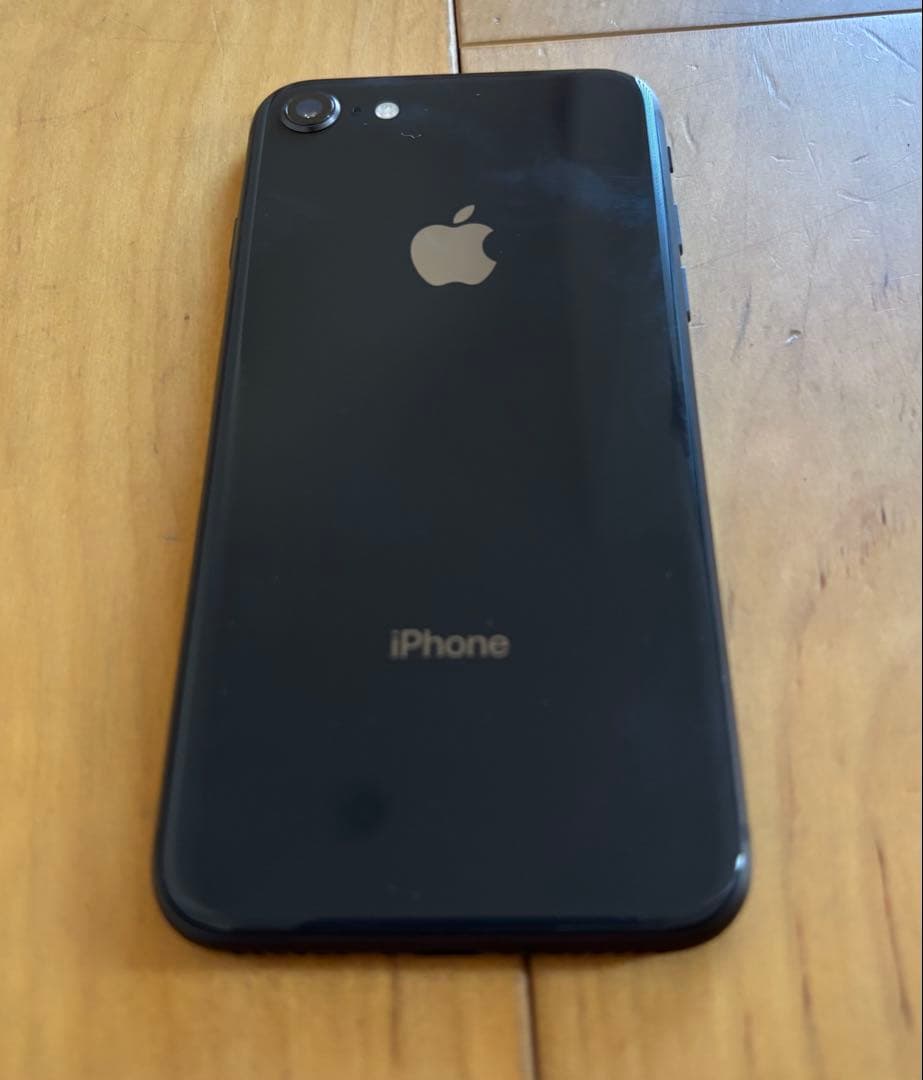 Apple iPhone8 本体 スペースグレイ　64GB SIMフリー
