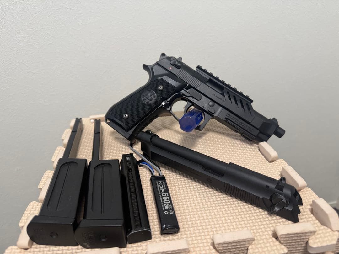 マルイ　M9A1 電動ガン ブラック 3マガジン付き